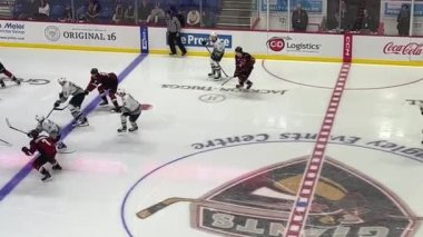 Vancouver Giants Sonbahar Devleri 'nin ilk hokey maçı 23.09.2022 Kanada Langley' e karşı