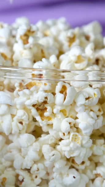 Filmové Divadlo Popcorn Falling Izolované Průhledném Pozadí Vysoce Kvalitní Fullhd — Stock video