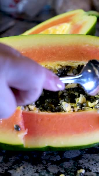 과일들 식탁에 있습니다 파파야를 고품질 — 비디오
