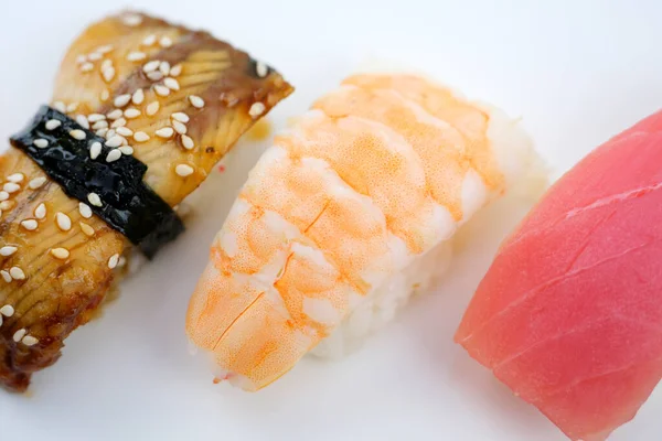 Nad Głową Japońskie Sushi Maki Bułki Tuńczykiem Łososiem Krewetkami Krabem — Zdjęcie stockowe