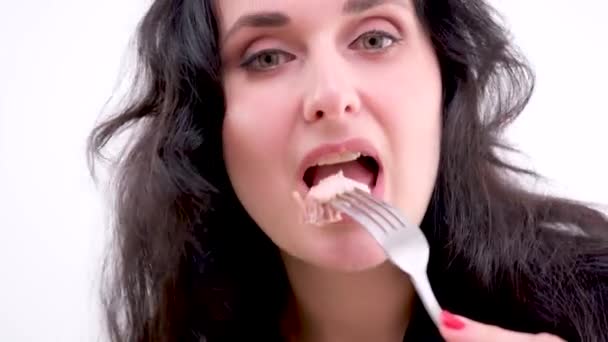 Een Jong Meisje Dat Ontbijt Het Restaurant Hoge Kwaliteit Beeldmateriaal — Stockvideo