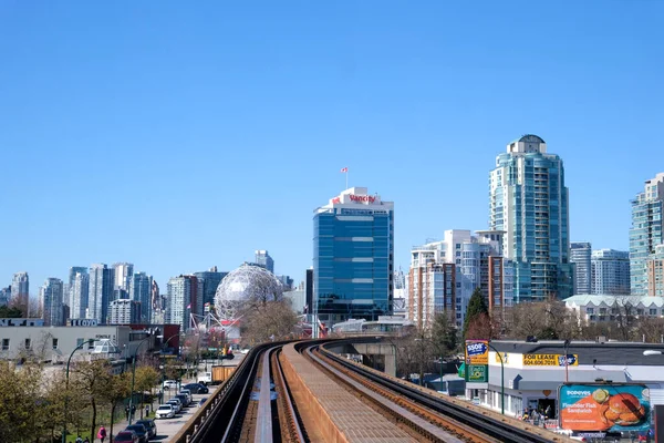 Sky Train Road Von Surrey Nach Vancouver Vorbei Zügen Wolkenkratzer — Stockfoto