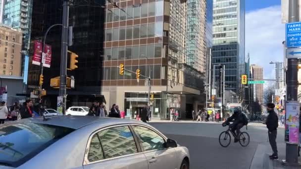 Vancouver Şehir Merkezi Nin Şehir Merkezindeki Taksi Trafiği Nsanlar Işe — Stok video