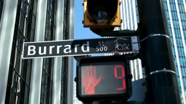 Biurowce Ulice Stacji Burrard Ludzie Pędzi Pracy Trolejbusem Taksówki Światła — Wideo stockowe
