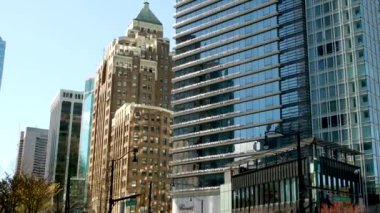 Vancouver şehir merkezi liman ofis binaları Kanada Pasifik Okyanusu insanları liman trafiği gökdelenlerinde yürüyorlar turistler büyük Vancouver 2023 'te gerçek hayat