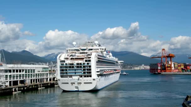 Princess Cruises Sapphire Princess London Liner Canada Place White Sails — Wideo stockowe