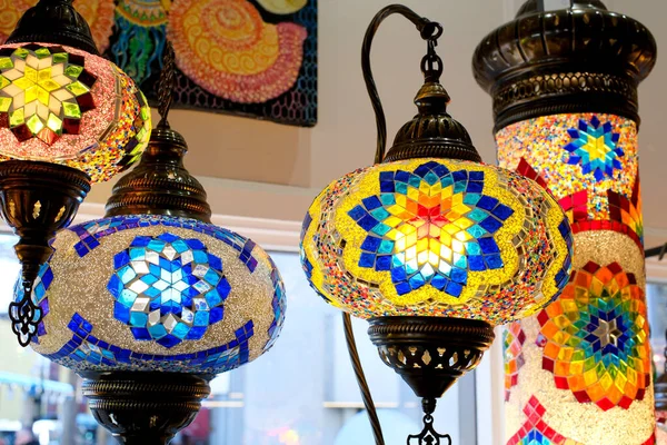 Ein Bündel Türkischer Lampen Einem Der Vielen Kemer Souvenirläden Antalya — Stockfoto