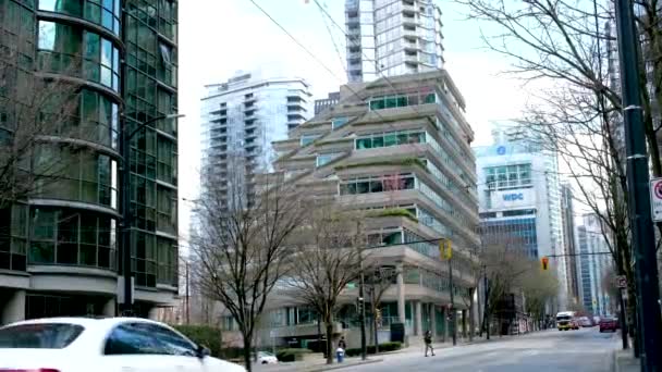Vancouver Gata Med Körsbär Blomma Himmel Utan Moln Skyskrapor Våren — Stockvideo