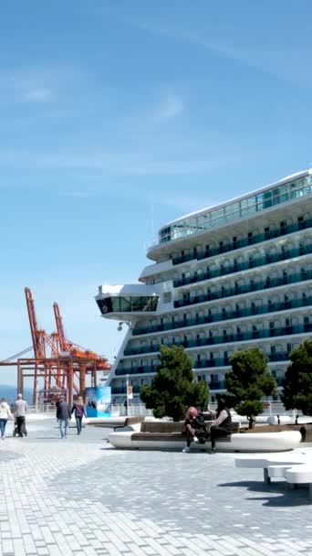 Riesige Kreuzfahrtschiff Steht Vor Der Küste Von Vancouver Canada Place — Stockvideo