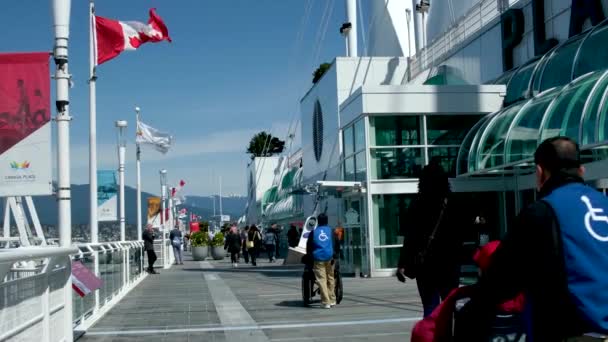 Canada Place Vancouver Canada 2023 Real People Walking Streets Skyscrapers — Stok Video