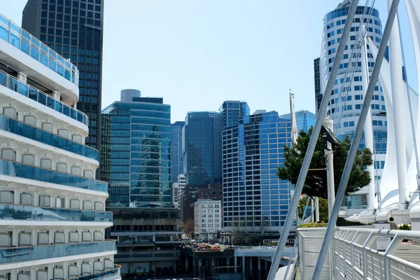Zeilen Canada Place Vancouver Sparren Takken Tegen Hemel Ontwikkelen Vlag — Stockfoto