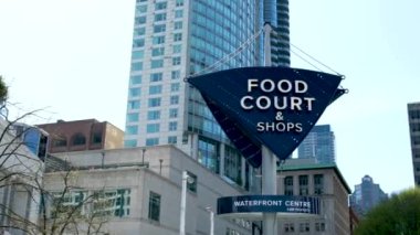 Vancouver, BC, Kanada, 2023 Fıskiyesi, dışarıda, maskeli, Kanada kıyısı Vancouver İngiliz Kolombiya Bölgesi Kanada Liman Merkezi 'ndeki yemek salonunu gösteriyor.