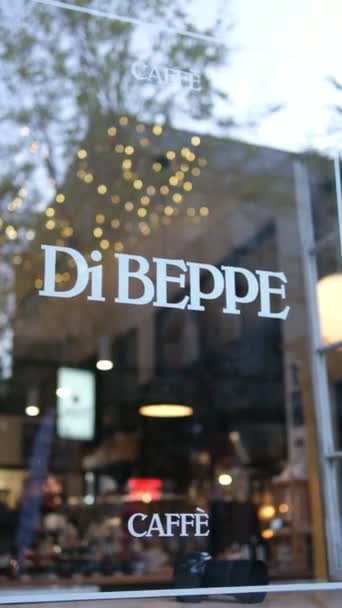 Fenêtre Sur Laquelle Nom Restaurant Est Écrit Café Beppe Vancouver — Video