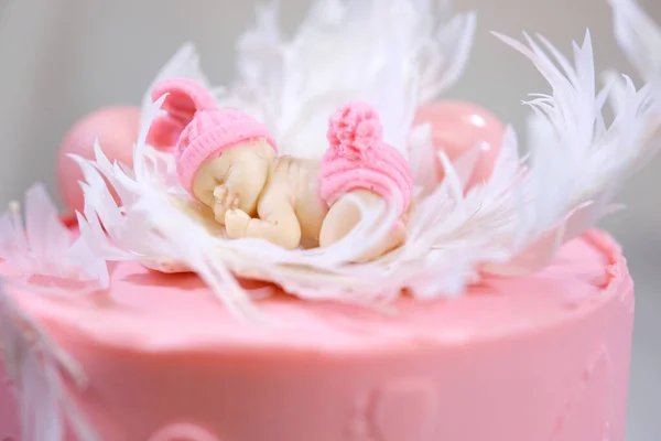 Прикраса Торта Сім Хрестини Рожевий Торт Відбитками Маленької Дитини Зверху — стокове фото