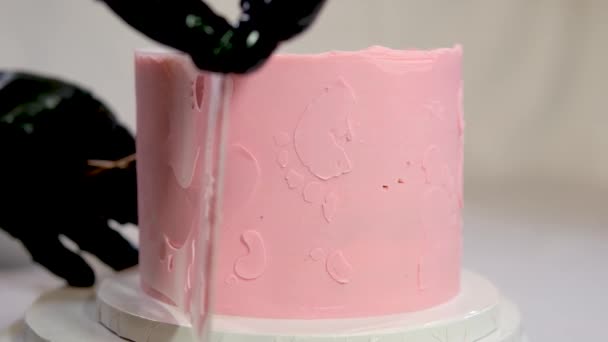Decoración Torta Para Bautizo Familiar Torta Rosada Con Las Huellas — Vídeos de Stock