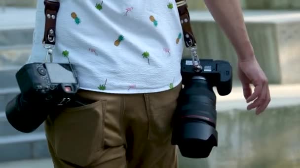 Profesyonel Bir Fotoğrafçı Için Dijital Profesyonel Film Kamerası Kamerayı Yakın — Stok video