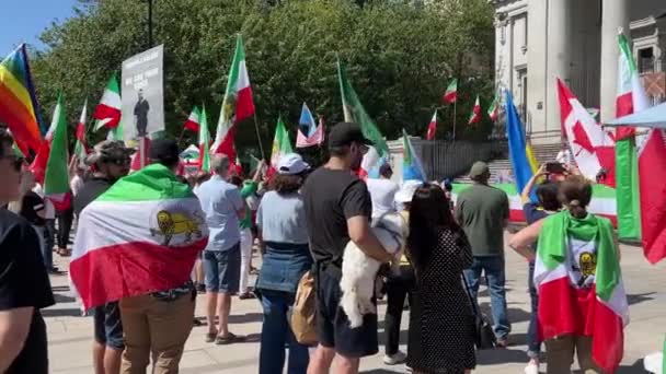 Povstání Íránských Vlajek Demonstrace Obranu Lidských Práv Proti Válce Proti — Stock video