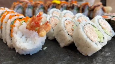 ROLL COMBO California Roll, Dynamite Roll, Tuna Maki, Somon Maki