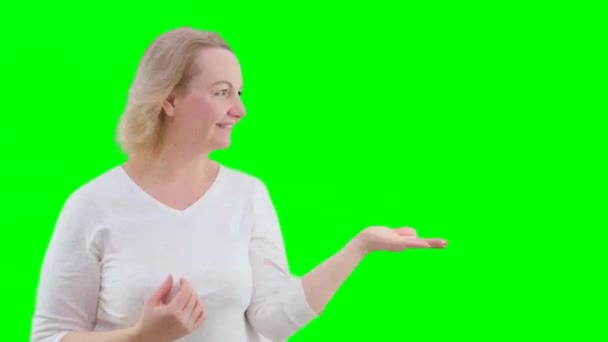 Medelålders Kvinna Söt Vackra Shower Med Handen Tomt Utrymme Det — Stockvideo