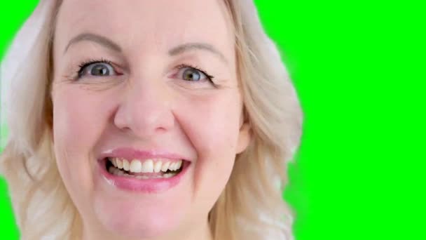 Obrócić Oczy Prawo Lewo Kilka Razy Podnieść Brwi Kobieta Śmieje — Wideo stockowe