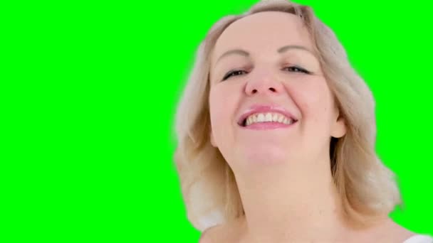 Kobieta Marzenie Przyjemne Rozrywka Myśli Roll Głosy Leżą Głowa Biały — Wideo stockowe
