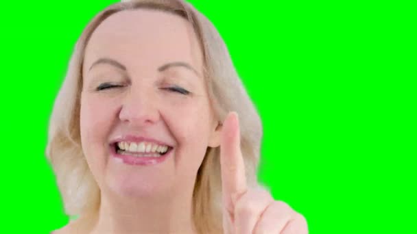 Mulher Espalha Dedos Palma Mão Mostrar Pontuação Diz Uau Sorriso — Vídeo de Stock