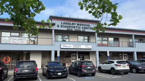 Медицинский Диагностический Центр Лэнгли Врачи Офиса Lifelabs Место Тестирования Автомобилей — стоковое видео
