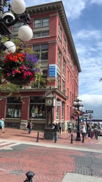 Summer Flowers Clock Tourist Places Downtown Places Must See Attractions — Stock Video