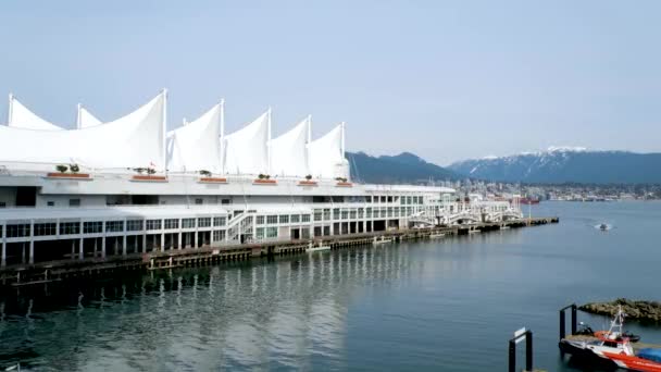 Blue Sky Day Sırasında Kanada Vancouver Şehir Merkezindeki Ticari Binalar — Stok video