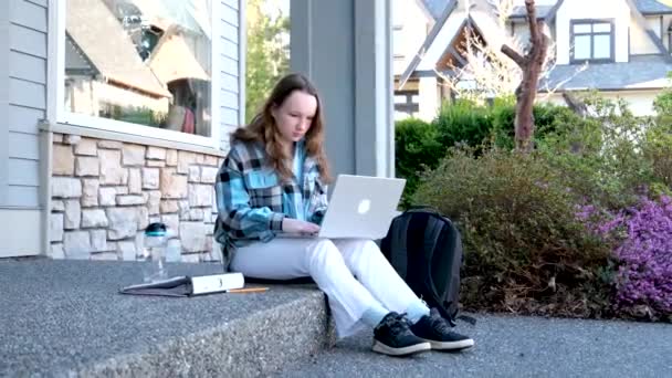 Sit Alone Porch House Slow Motion Video White Jeans Black — Stock Video