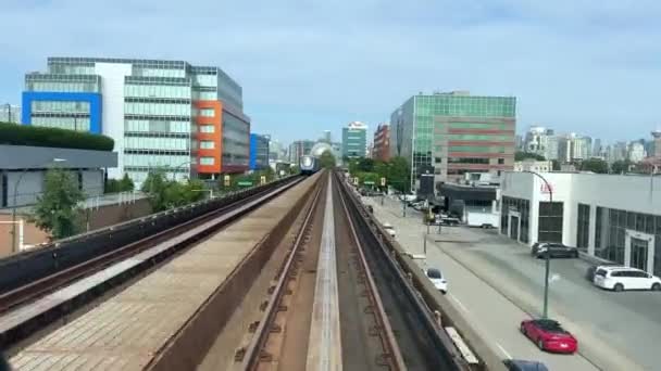 과정을 정면으로 있습니다 기차를 사람들 기차를 있습니다 밴쿠버 캐나다 2023 — 비디오