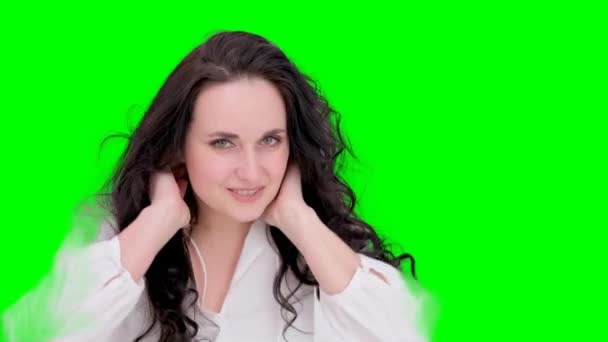 Krásná Žena Profilu Dlouhými Lesklými Vlnitými Vlasy Model Dívka Kudrnatým — Stock video