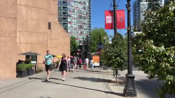 Chinatown Oameni Mers Jos Stradă Vară Primăvară Cald Vreme Pantaloni — Videoclip de stoc