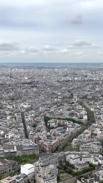 Widok Wieży Eiffla Śnieżnobiałe Budynki Paryża Widoczne Stadion Sekwany Wiele — Wideo stockowe