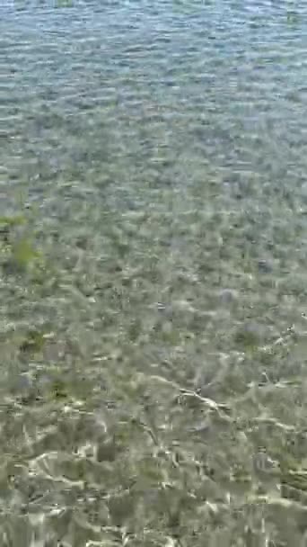 Sluneční Paprsky Vytvářejí Vlnky Vodě Nízký Příliv Tichém Oceánu Ale — Stock video