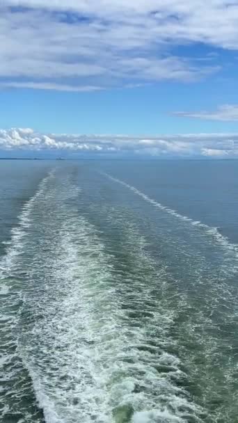 Стежка Воді Залишає Собі Корабель Величезним Океаном Навколо Канади Порому — стокове відео