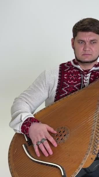 Handsome Middle Aged Man Plays Musical Ethnic Ukrainian Instrument Victory — Stok video
