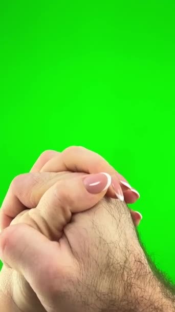 Twee Handen Man Vrouw Een Groene Achtergrond Chromakey Ontmoeten Gekruiste — Stockvideo