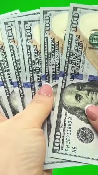 Billetes Cien Dólares Girando Sobre Una Mesa Primer Plano Primer — Vídeo de stock
