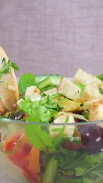 Woman Mixes Ingredients Vegetable Salad Bowl Close Mix Ingredients Vegetarian — Video Stock