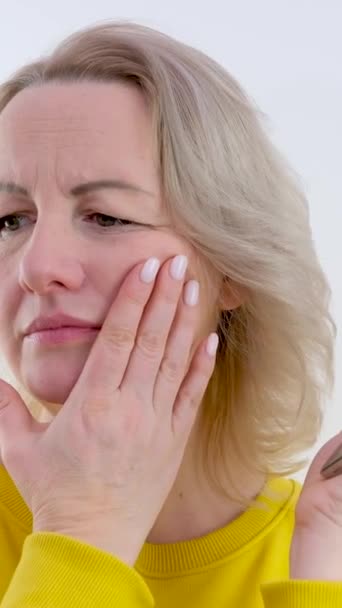 Traurige Geschäftsfrau Mit Zahnschmerzen Zahnentzündung Gesundheitsproblem Hochwertiges Filmmaterial — Stockvideo