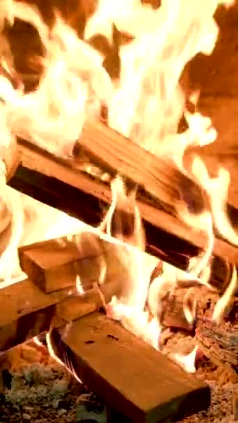 Φλόγες Στο Τζάκι Καύση Καυσόξυλα Θέρμανση Δεν Ηλεκτρικής Ενέργειας Αρχαίο — Αρχείο Βίντεο