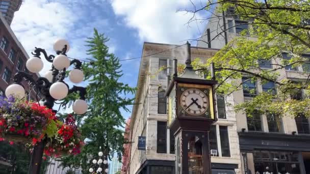 Sommerblumen Uhr Touristische Orte Der Innenstadt Orte Müssen Sehenswürdigkeiten Gastowns — Stockvideo
