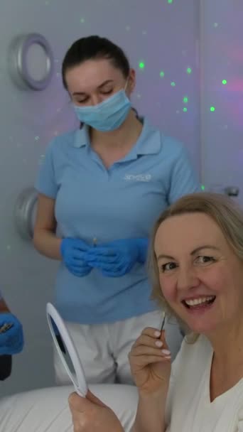 Escolha Cor Dos Dentes Odontologia Espaço Exterior Fundo Médico Enfermeiro — Vídeo de Stock