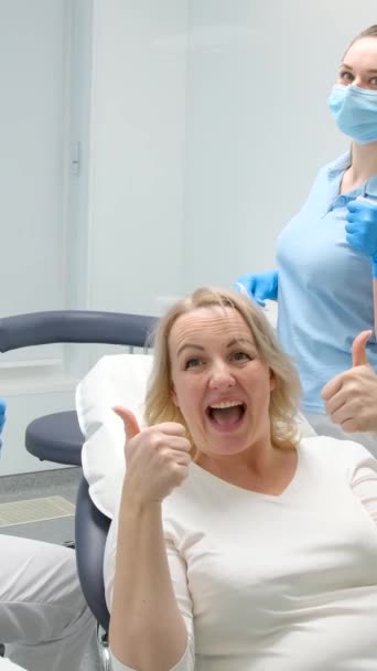 Dental Office Satisfied Patient Showing Thumbs Big Class Liked Service — Stock Video