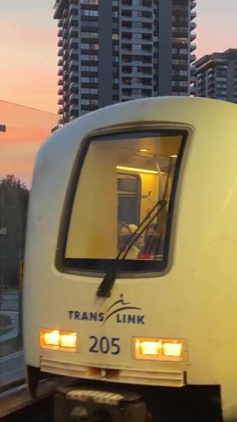 Vancouver Skytrain Distance Entre Deux Arrêts Tir Dans Pare Brise — Video