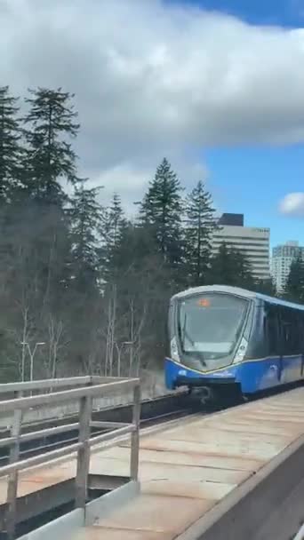 Sky Treno Strada Dal Surrey Vancouver Passando Treni Grattacieli Edifici — Video Stock