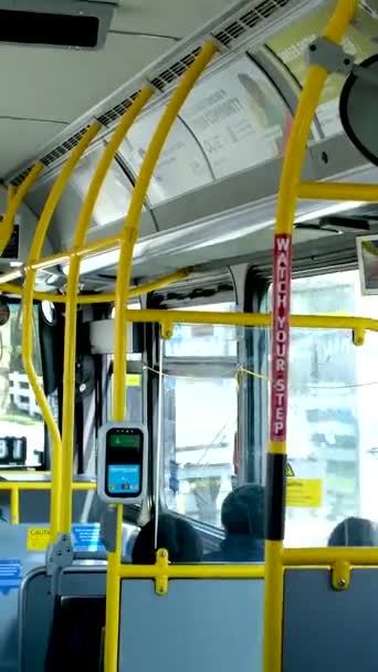 Βανκούβερ Καναδάς 2022 Πατήστε Μηχανή Μέσα Στο Λεωφορείο Translink Είναι — Αρχείο Βίντεο