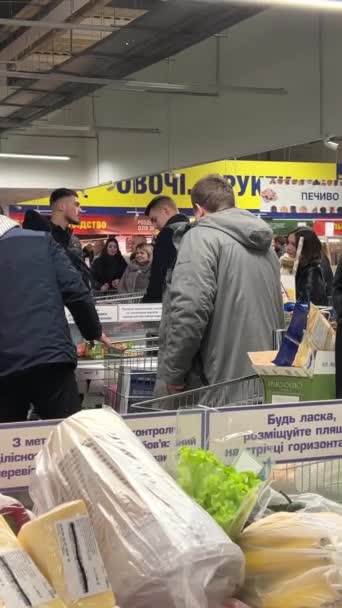 Pessoas Supermercado Checkout Clientes Fila Supermercados Checkout Counter Professional Cashier — Vídeo de Stock