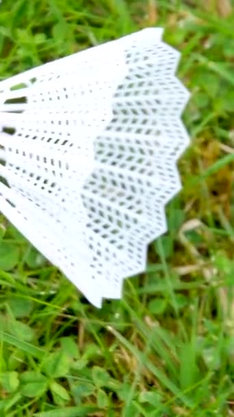 Бадмінтон Ігрові Стійки Човник Траві Високоякісна Фотографія — стокове відео